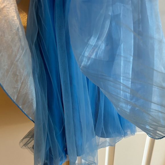 Beautiful Princess Dress - Kids size Medium, Blue tulle Rhinestones Snow White - Picture 4 of 16
